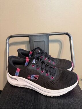 Skechers Arch Fit Black Pink Walking Shoes Size 9.5